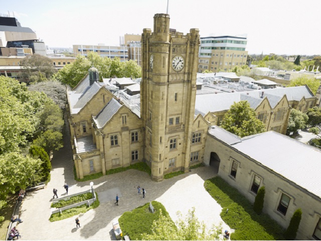 メルボルン大学